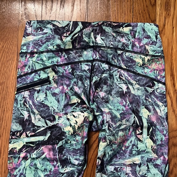Lululemon crop 17” leggings sz 6 - Picture 4 of 6